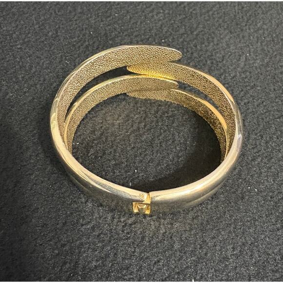 Vintage Gold Tone Hinged Clamper Bracelet - Picture 2 of 4